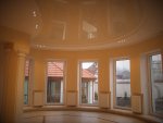 Золотой натяжной потолок — отличный вариант для создания уникального интерьера